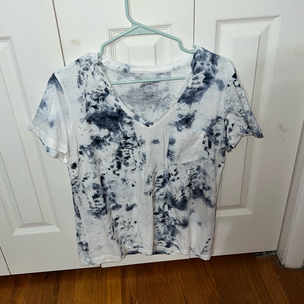 Universal thread tie dyed tshirt